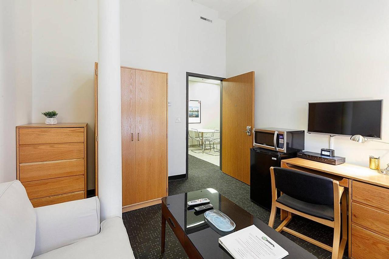 Studio Ready 4 Students & Traveling Professionals! 310 Appartement Boston Buitenkant foto